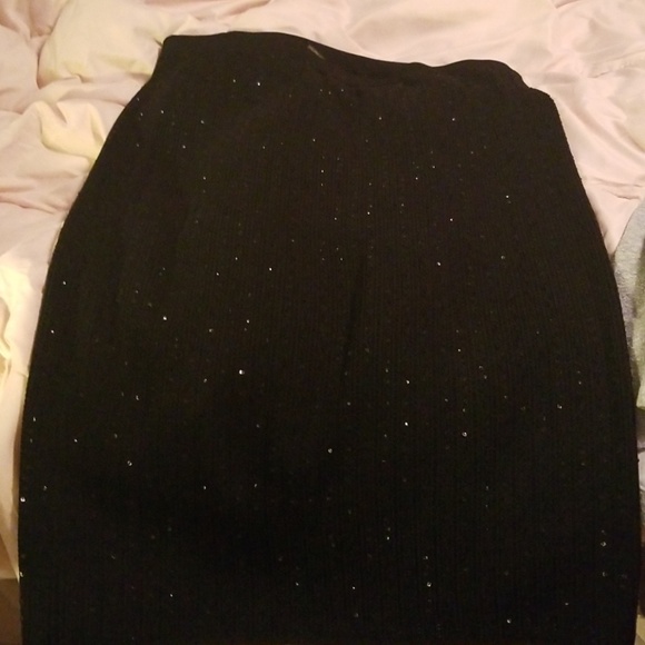 Skirt - Picture 2 of 3